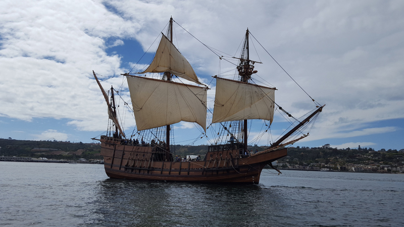 San Diego Yacht Sightseeing Cruise image